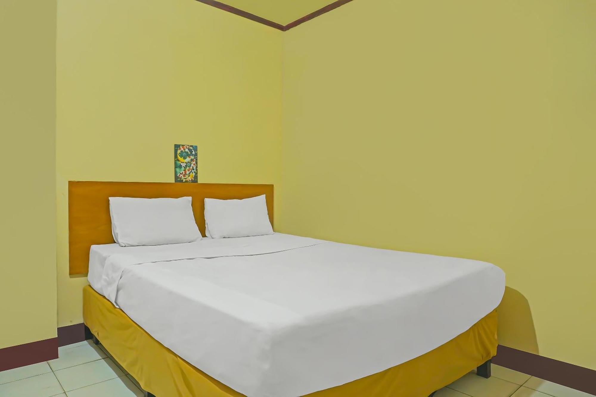 Spot On 92466 Adam Kost Syariahnearwisata Jembatan Barito Hotel Banjarmasin  Buitenkant foto