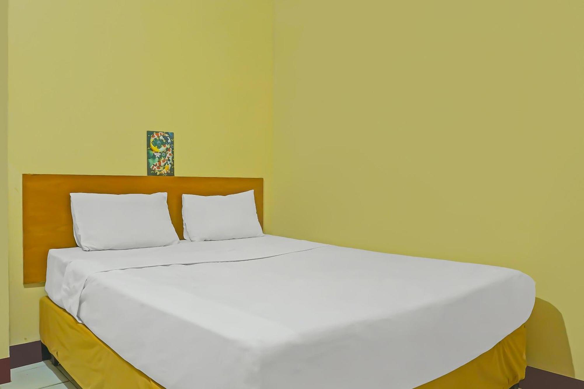 Spot On 92466 Adam Kost Syariahnearwisata Jembatan Barito Hotel Banjarmasin  Buitenkant foto