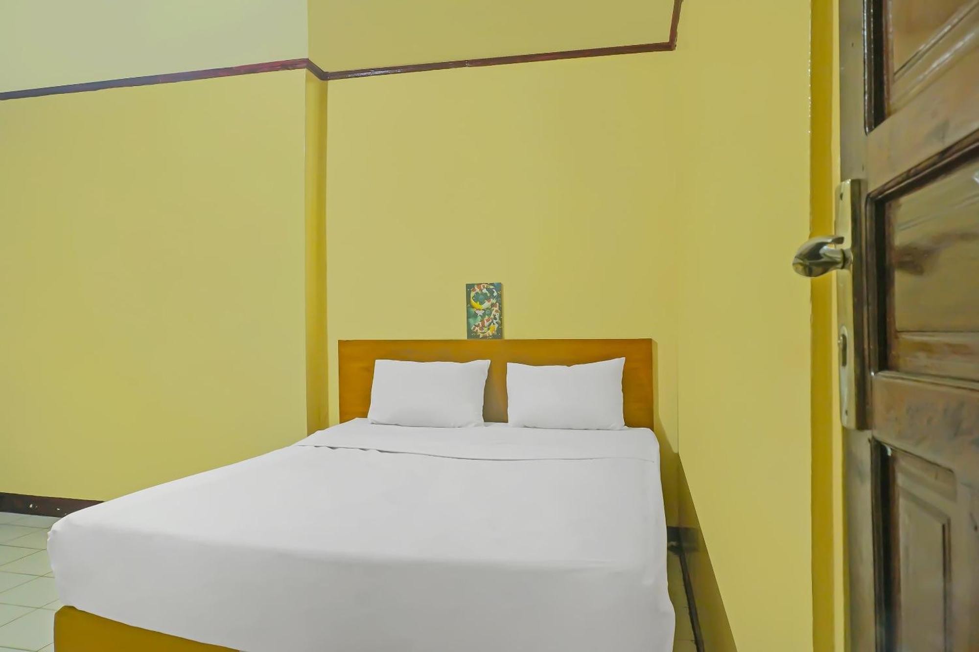 Spot On 92466 Adam Kost Syariahnearwisata Jembatan Barito Hotel Banjarmasin  Buitenkant foto