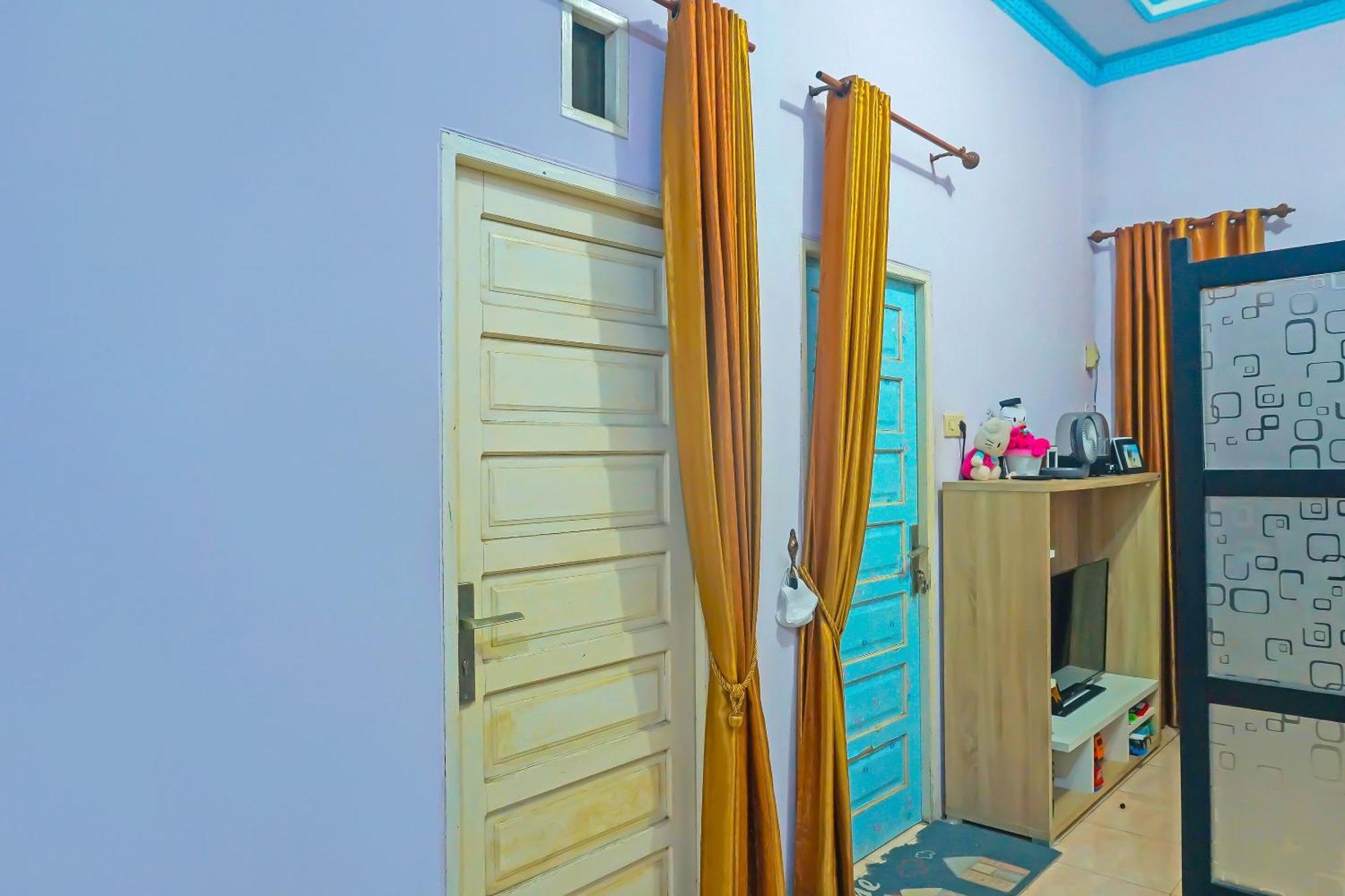 Spot On 92466 Adam Kost Syariahnearwisata Jembatan Barito Hotel Banjarmasin  Buitenkant foto