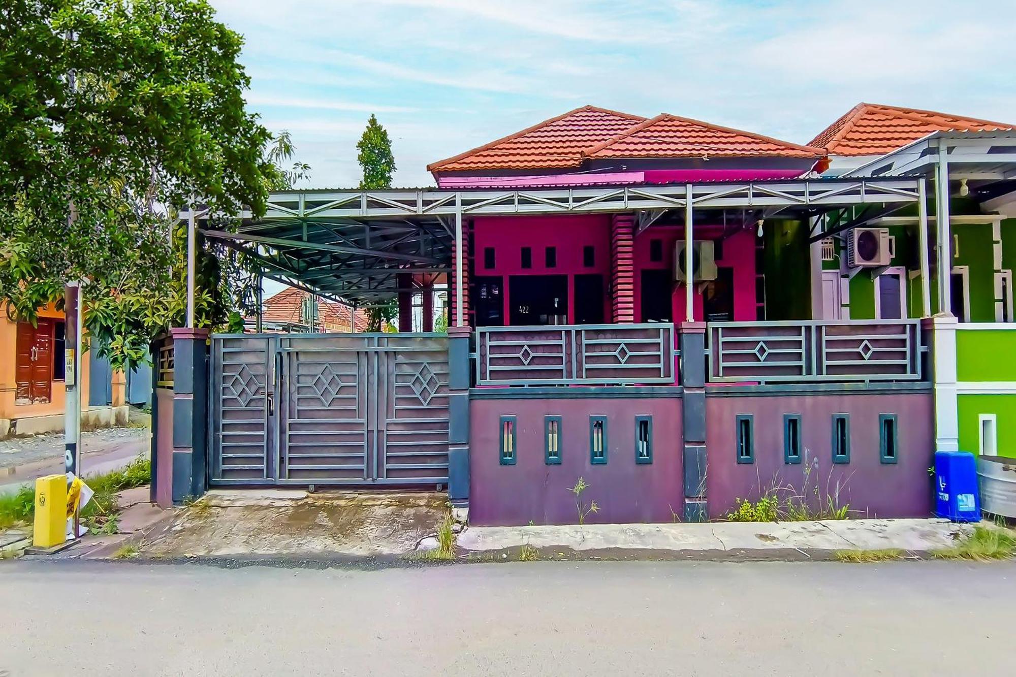 Spot On 92466 Adam Kost Syariahnearwisata Jembatan Barito Hotel Banjarmasin  Buitenkant foto
