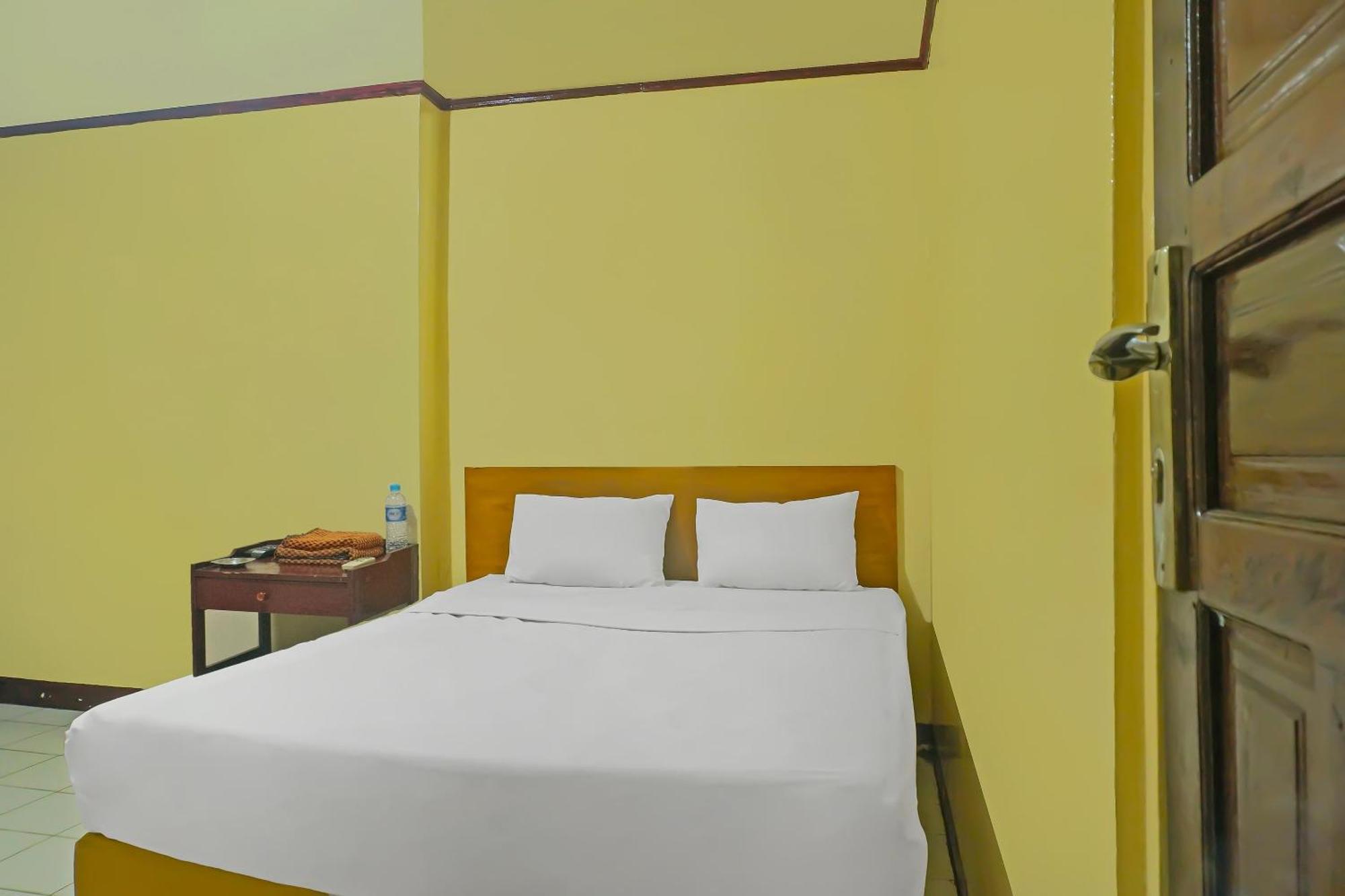 Spot On 92466 Adam Kost Syariahnearwisata Jembatan Barito Hotel Banjarmasin  Buitenkant foto