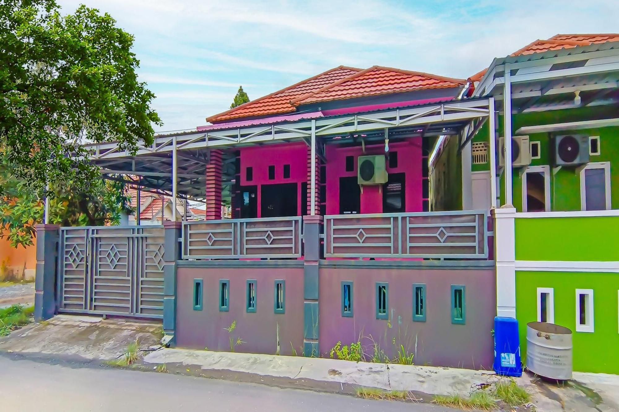 Spot On 92466 Adam Kost Syariahnearwisata Jembatan Barito Hotel Banjarmasin  Buitenkant foto